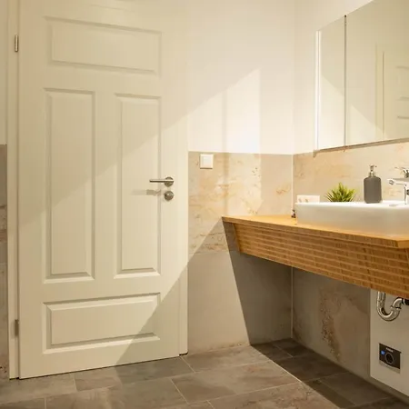 Landstiltraum Mit Zwei Schlafzimmern Zwischen L/dd דירה Mugeln