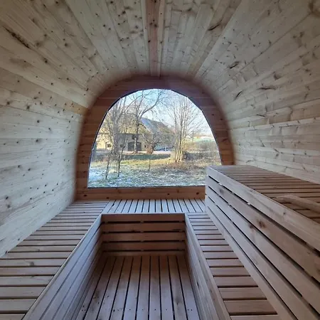 Landstiltraum Mit Zwei Schlafzimmern Zwischen L/dd